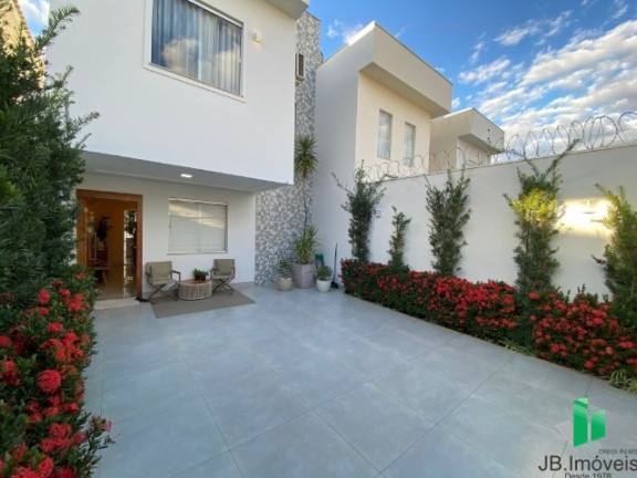 Imagem Casa com 3 Quartos à Venda, 120 m² em Vila Nova - Montes Claros Imagem Casa com 3 Quartos à Venda, 120 m² em Vila Nova - Montes Claros
