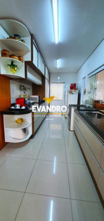 Imagem Casa com 3 Quartos à Venda, 206 m² em Condomínio Belvedere - Cuiabá Imagem Casa com 3 Quartos à Venda, 206 m² em Condomínio Belvedere - Cuiabá