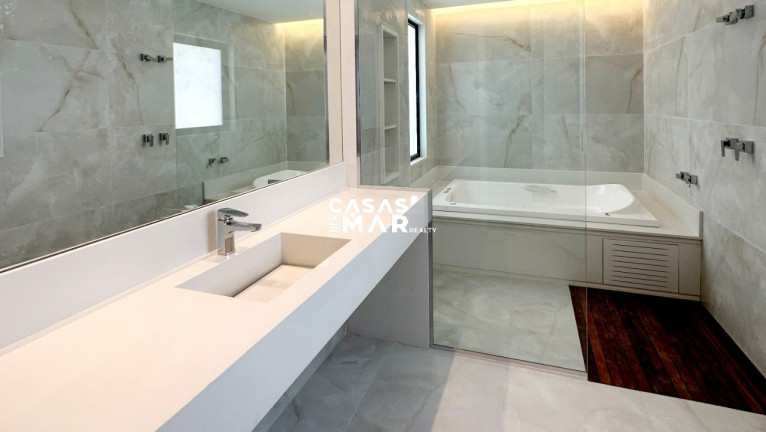 Imagem Casa com 6 Quartos à Venda, 1.020 m² em Barra Da Tijuca - Rio De Janeiro Imagem Casa com 6 Quartos à Venda, 1.020 m² em Barra Da Tijuca - Rio De Janeiro