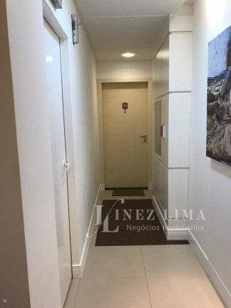 Imagem Imóvel com 3 Quartos para Temporada, 135 m² em Meia Praia - Itapema Imagem Imóvel com 3 Quartos para Temporada, 135 m² em Meia Praia - Itapema