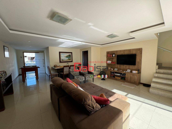 Imagem Casa com 5 Quartos à Venda, 370 m² em Vila Sao Pedro - São Pedro Da Aldeia Imagem Casa com 5 Quartos à Venda, 370 m² em Vila Sao Pedro - São Pedro Da Aldeia