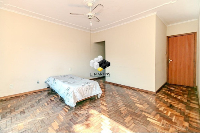 Imagem Casa com 4 Quartos à Venda, 352 m² em Jardim São Pedro - Porto Alegre Imagem Casa com 4 Quartos à Venda, 352 m² em Jardim São Pedro - Porto Alegre