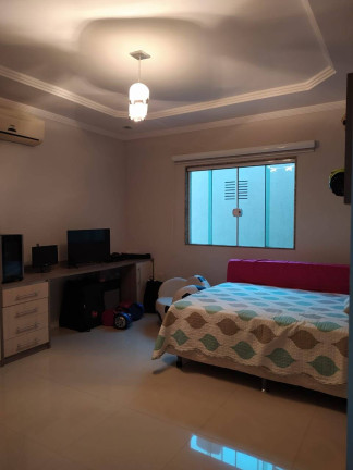 Imagem Casa com 4 Quartos à Venda, 330 m² em Vale Dos Cristais - Macaé