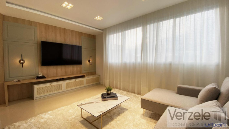 Imagem Apartamento com 4 Quartos à Venda, 240 m² em Centro - Balneário Camboriú Imagem Apartamento com 4 Quartos à Venda, 240 m² em Centro - Balneário Camboriú