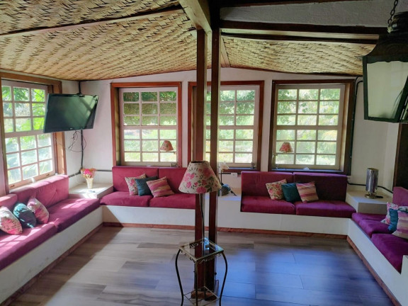 Imagem Casa com 8 Quartos à Venda, 327 m² em Albuquerque - Teresópolis Imagem Casa com 8 Quartos à Venda, 327 m² em Albuquerque - Teresópolis