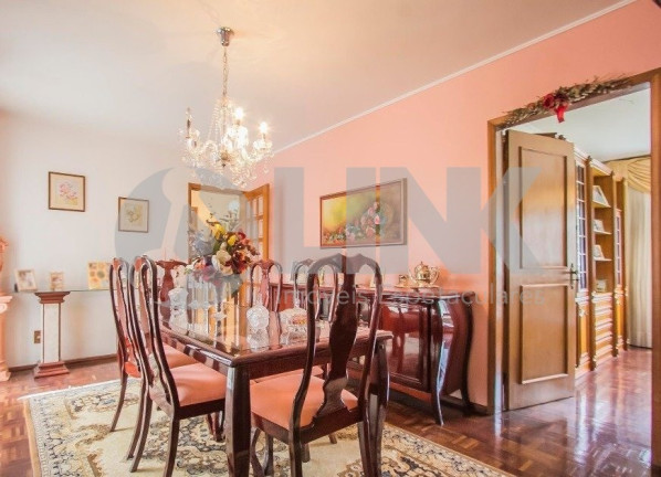 Imagem Casa com 3 Quartos à Venda, 352 m² em Jardim Lindóia - Porto Alegre Imagem Casa com 3 Quartos à Venda, 352 m² em Jardim Lindóia - Porto Alegre