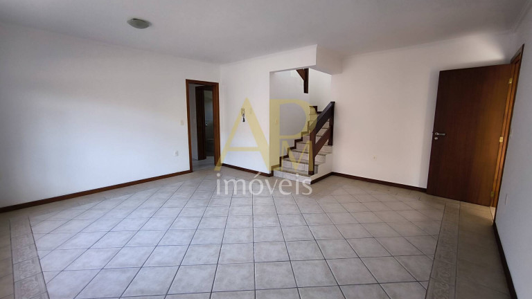 Imagem Casa com 3 Quartos à Venda, 285 m² em Canto - Florianópolis