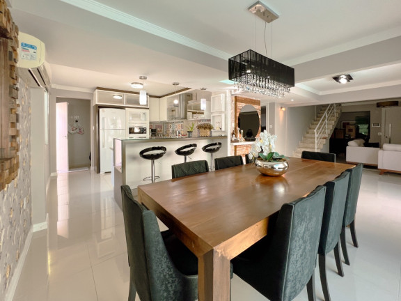 Imagem Casa com 4 Quartos à Venda, 290 m² em Estreito - Florianópolis