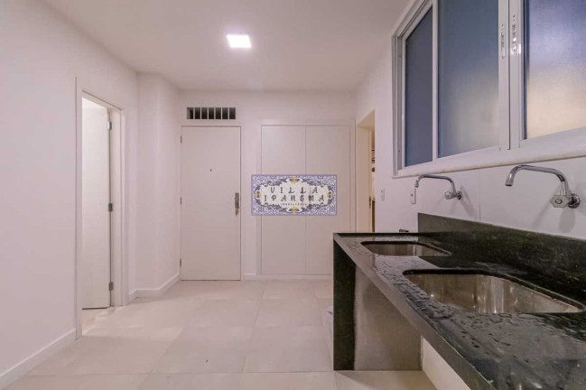 Imagem Apartamento com 4 Quartos à Venda, 330 m² em Copacabana - Rio De Janeiro Imagem Apartamento com 4 Quartos à Venda, 330 m² em Copacabana - Rio De Janeiro