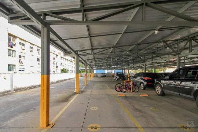 Imagem Imóvel com 2 Quartos à Venda, 52 m² em Cristal - Porto Alegre Imagem Imóvel com 2 Quartos à Venda, 52 m² em Cristal - Porto Alegre