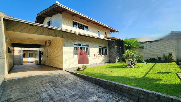 Imagem Casa com 4 Quartos à Venda, 180 m² em São Judas - Itajaí