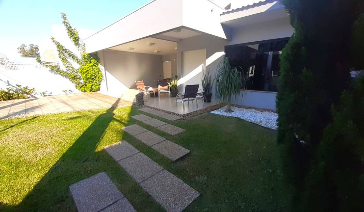 Imagem Casa com 2 Quartos à Venda, 238 m² em Centro - Itaqui