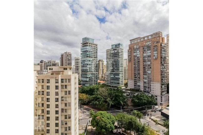 Imagem Apartamento com 2 Quartos à Venda, 64 m² em Moema - São Paulo