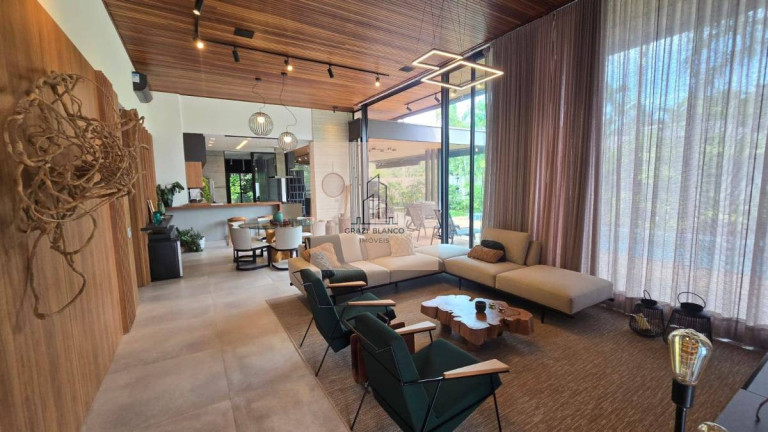Casa de Condomínio com 4 Quartos à Venda, 349 m²