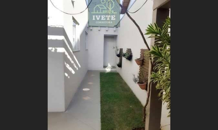 Imagem Casa com 2 Quartos à Venda, 127 m²
