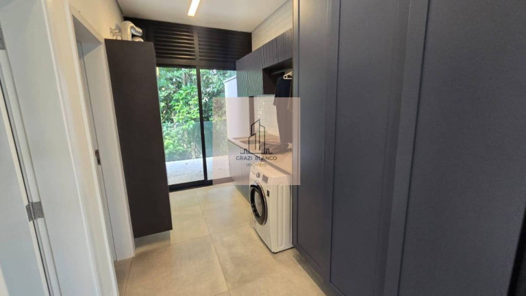 Imagem Casa de Condomínio com 4 Quartos à Venda, 349 m²
