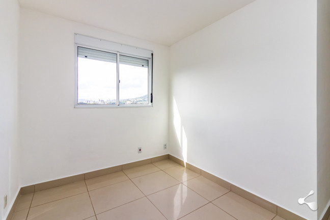 Imagem Imóvel com 2 Quartos à Venda,  em Teresópolis - Porto Alegre