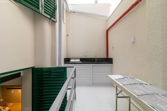 Imagem Apartamento com 1 Quarto à Venda, 32 m² em Copacabana - Niterói