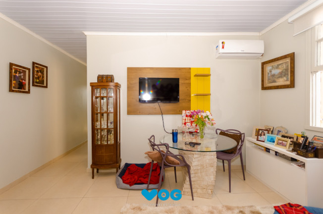 Imagem Imóvel com 2 Quartos à Venda, 57 m² em Petrópolis - Porto Alegre Imagem Imóvel com 2 Quartos à Venda, 57 m² em Petrópolis - Porto Alegre