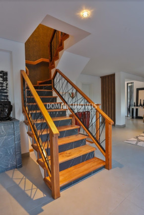 Imagem Imóvel com 10 Quartos à Venda, 520 m² em Região Do Atalaia - Campos Do Jordão Imagem Imóvel com 10 Quartos à Venda, 520 m² em Região Do Atalaia - Campos Do Jordão