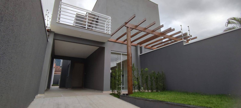 Imagem Sobrado com 3 Quartos à Venda, 180 m² em Centro - Peruíbe Imagem Sobrado com 3 Quartos à Venda, 180 m² em Centro - Peruíbe