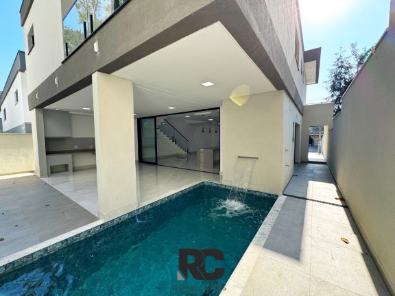 Imagem Sobrado com 4 Quartos à Venda, 300 m² em Centro - Arujá Imagem Sobrado com 4 Quartos à Venda, 300 m² em Centro - Arujá