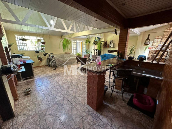 Imagem Casa com 3 Quartos à Venda, 199 m² em Maria Antonieta - Pinhais