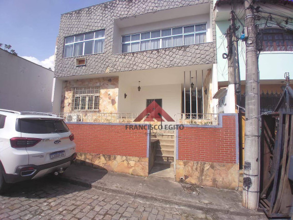 Casa com 3 Quartos para Alugar, 170 m² em Centro - São Gonçalo