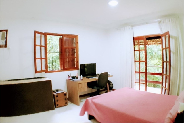 Imagem Casa com 3 Quartos para Alugar, 300 m² em Camorim - Rio De Janeiro