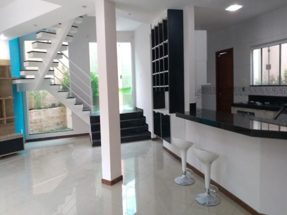 Imagem Casa com 3 Quartos à Venda, 330 m² em Glória - Macaé Imagem Casa com 3 Quartos à Venda, 330 m² em Glória - Macaé