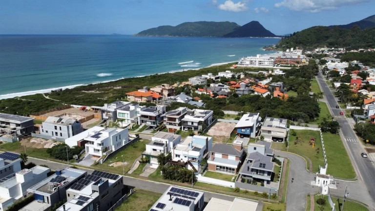 Casa com 5 Quartos à Venda,  em Morro Das Pedras - Florianópolis