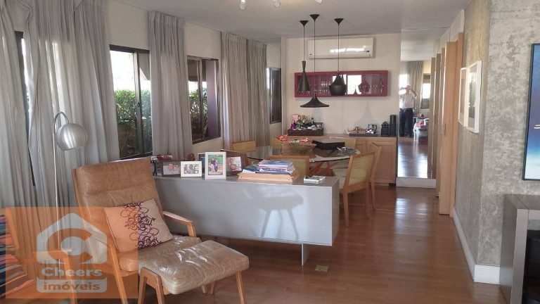 Apartamento com 3 Quartos para Alugar, 166 m² em Jardim América - São Paulo