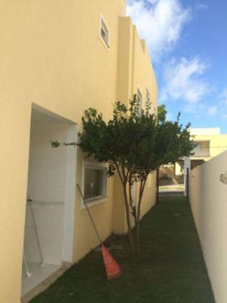 Imagem Casa com 5 Quartos à Venda, 220 m² em Estrada Do  Coco - Camaçari