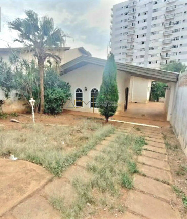 Imagem Casa com 3 Quartos para Alugar, 460 m² em Centro - Botucatu