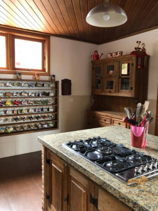 Imagem Casa com 5 Quartos para Temporada, 240 m² em Descansópolis - Campos Do Jordão