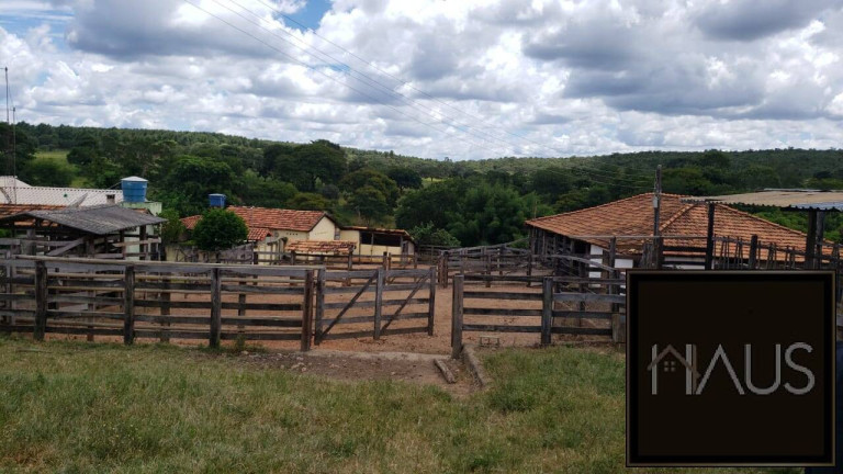 Imagem Chácara com 4 Quartos à Venda, 536 m² em Cordisburgo