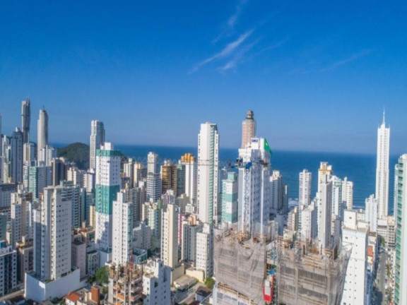 Imagem Imóvel com 4 Quartos à Venda, 129 m² em Centro - Balneário Camboriú