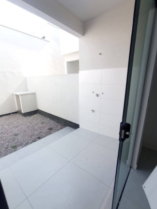 Imagem Casa com 2 Quartos à Venda, 68 m² em Dom Geraldo - Tijucas