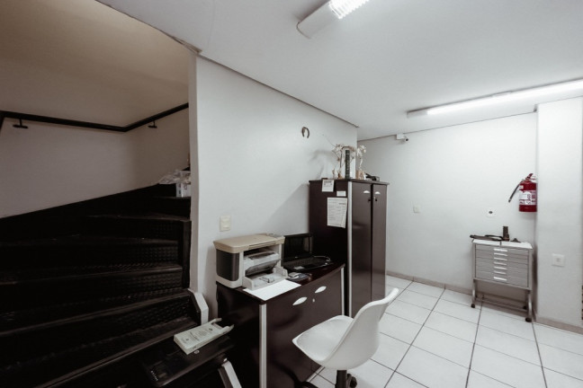 Imagem Casa com 3 Quartos à Venda, em Petrópolis - Porto Alegre Imagem Casa com 3 Quartos à Venda, em Petrópolis - Porto Alegre