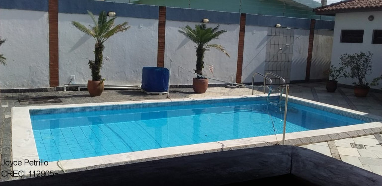Imagem Sobrado com 7 Quartos à Venda, 300 m² em São José - Peruíbe