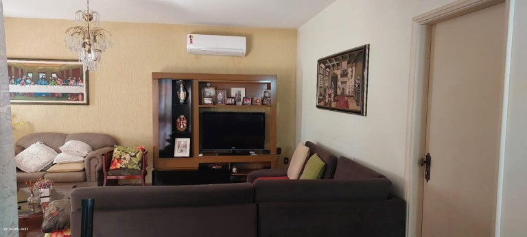 Imagem Casa com 4 Quartos à Venda, 595 m² em Setor Sudoeste - Goiânia Imagem Casa com 4 Quartos à Venda, 595 m² em Setor Sudoeste - Goiânia