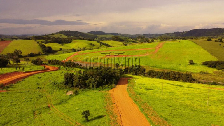 Imagem Terreno à Venda, 1.000 m² em Lagos De Santa Helena - Bragança Paulista Imagem Terreno à Venda, 1.000 m² em Lagos De Santa Helena - Bragança Paulista
