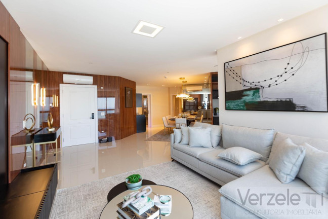 Imagem Apartamento com 4 Quartos à Venda, 182 m² em Centro - Balneário Camboriú Imagem Apartamento com 4 Quartos à Venda, 182 m² em Centro - Balneário Camboriú
