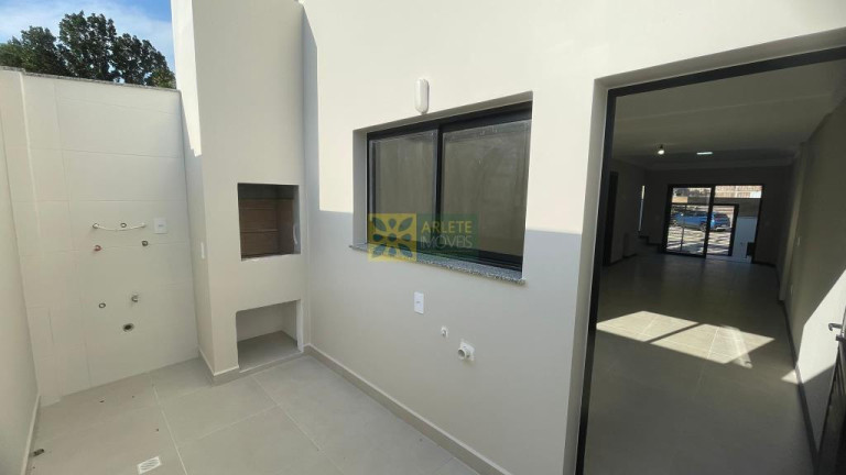 Imagem Casa com 2 Quartos à Venda, 140 m² em Bombas - Bombinhas Imagem Casa com 2 Quartos à Venda, 140 m² em Bombas - Bombinhas