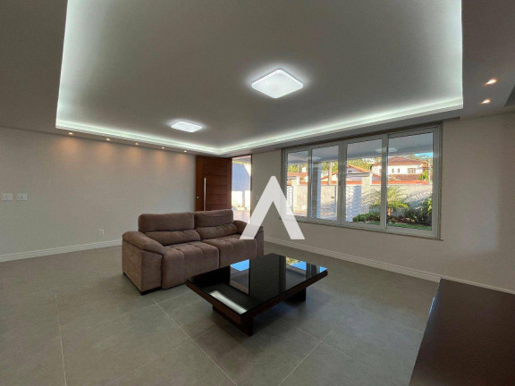 Imagem Casa com 4 Quartos à Venda, 380 m² em Comary - Teresópolis Imagem Casa com 4 Quartos à Venda, 380 m² em Comary - Teresópolis