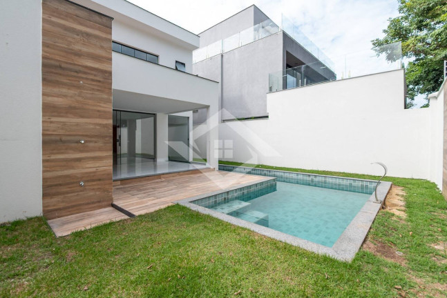 Casa com 4 Quartos à Venda, 317 m² em Recreio Dos Bandeirantes - Rio De Janeiro
