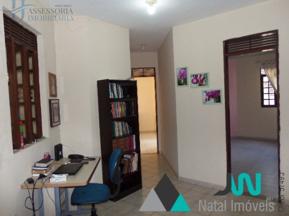 Imagem Casa com 3 Quartos para Alugar ou Temporada, 220 m² em Emaús - Parnamirim