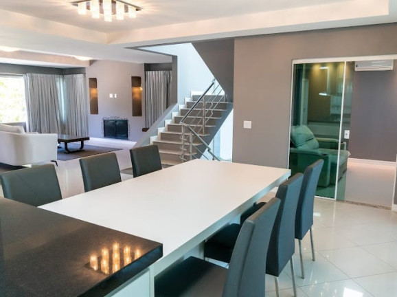 Imagem Casa com 5 Quartos à Venda, 630 m² em Praia Do Estaleiro - Balneário Camboriú