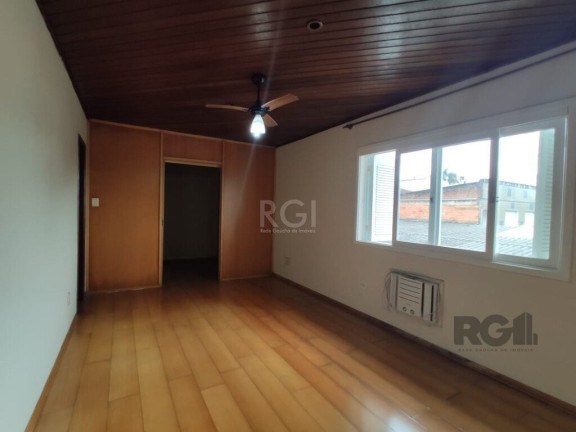 Imagem Casa com 4 Quartos à Venda, em Tristeza - Porto Alegre Imagem Casa com 4 Quartos à Venda, em Tristeza - Porto Alegre