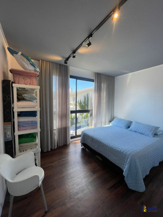 Imagem Casa de Condomínio com 3 Quartos à Venda, 250 m² em Condomínio Residencial Ariribá - Balneário Camboriú Imagem Casa de Condomínio com 3 Quartos à Venda, 250 m² em Condomínio Residencial Ariribá - Balneário Camboriú